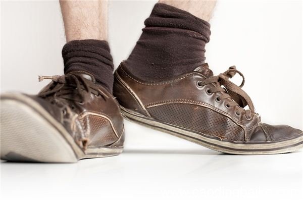 梦见鞋坏了是什么意思 梦见鞋坏了有什么预兆