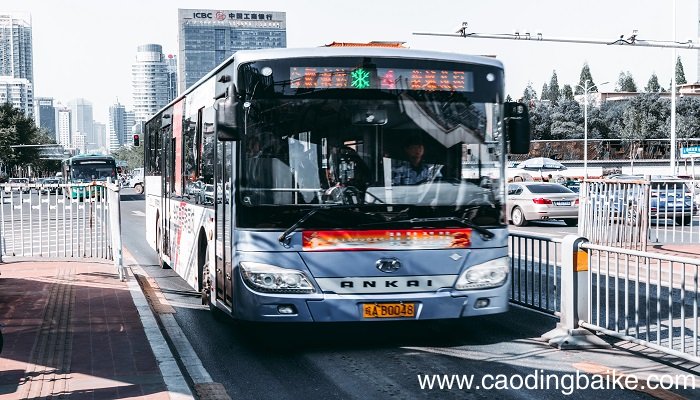 梦见公共汽车是什么意思 梦见公共汽车预示着什么