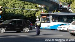 梦见交警是什么意思 梦见交警有什么预兆