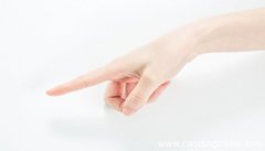 梦见手上扎刺是什么意思 梦见手上扎刺预示着什么
