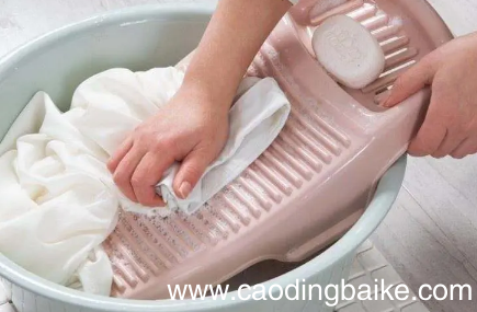 夏天衣服汗味洗了还有怎么办 夏天洗衣服怎么去汗味