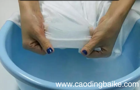 为什么T恤洗完还有汗味 洗过的T恤有很重的汗味怎么办