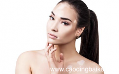 突然长出白斑是什么原因 刚长出来的白斑图片