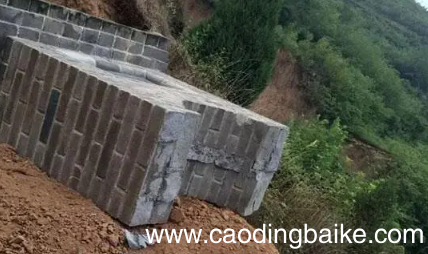 2022年8月哪天是迁坟黄道吉日 迁坟哪些是要注意的