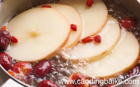 洋葱和苹果煮水喝真的止咳吗 苹果洋葱熬水喝有什么功效