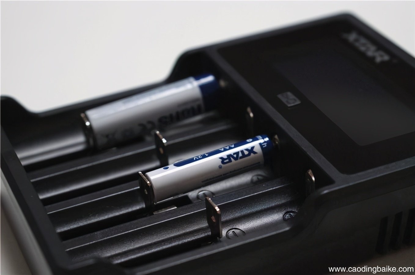 电瓶充电器品牌 万能充电器怎么使用