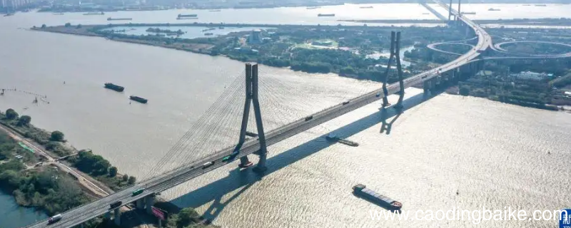 从成都飞深圳飞过哪些河流