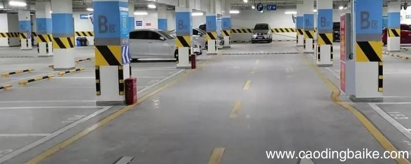 济南图书馆停车场收费吗