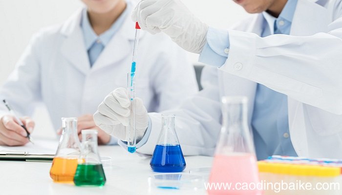 铝与硫酸亚铁反应的化学方程式，铝与硫酸亚铁反应的化学方程式是什么