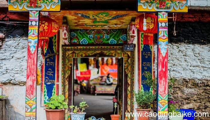 藏戏的写作手法是什么 藏戏运用了什么写作方法