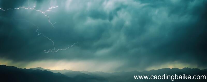雷雨一课是按照什么的顺序来写的 雷雨这篇课文作者按什么的顺序描写的