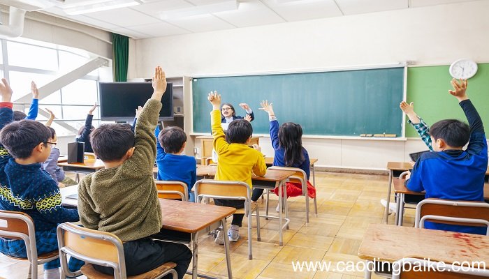 小学成长足迹怎么写 小学生成长足迹作文怎么写