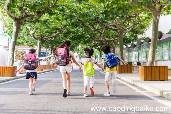 孩子内向学口才有用吗 内向的孩子适合学口才吗