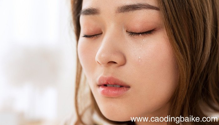 热泪盈眶是什么意思 热泪盈眶是什么意思解释