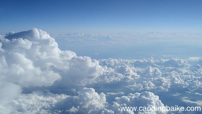 关于云彩的词语有哪些 天上的云彩可以用什么词形容