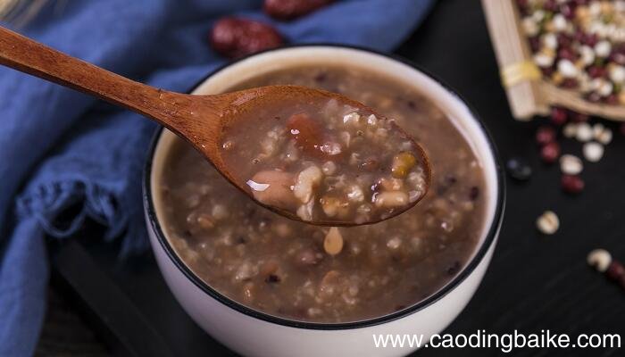 腊八粥一文围绕什么描绘了一幅什么的图景 腊八粥描绘了一幅怎样的图景