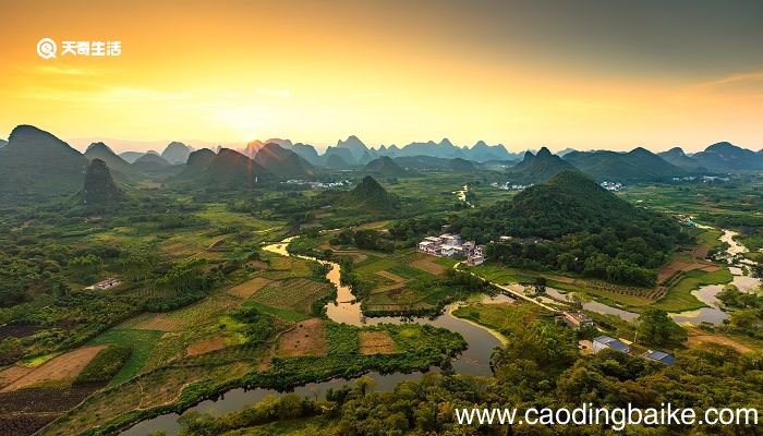 萧鼓追随春社近,衣冠简朴古风存描绘了怎样的画面 萧鼓追随春社近,衣冠简朴古风存描绘的画面