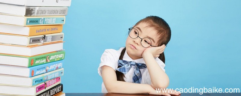 一口咬掉牛尾巴打一字谜底是什么字