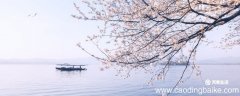 晴方好山色空蒙雨亦奇的意思是什么 水光晴方好山色空蒙雨亦奇