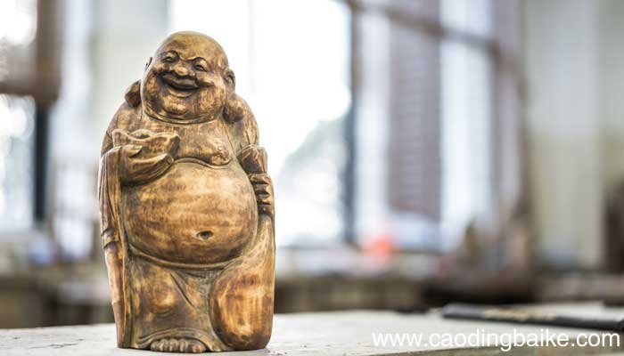佛印绝类弥勒袒胸矫首昂视神情与苏黄不属翻译 佛印绝类弥勒袒胸矫首昂视神情与苏黄不属的意思