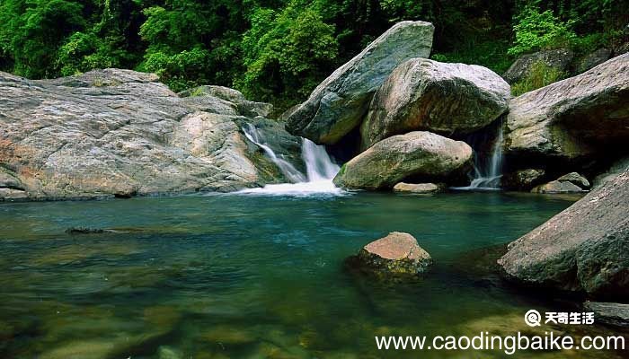 志士不饮盗泉之水廉者不受嗟来之食这句话出自哪篇作品 志士不饮盗泉之水廉者不受嗟来之食出自哪篇作品