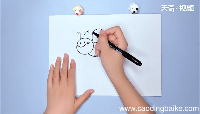 可爱蜜蜂简笔画 可爱蜜蜂简笔画画报