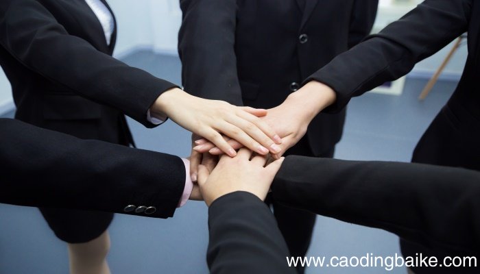 众人拾柴火焰高的下一句是什么意思 众人拾柴火焰高的下一句的意思