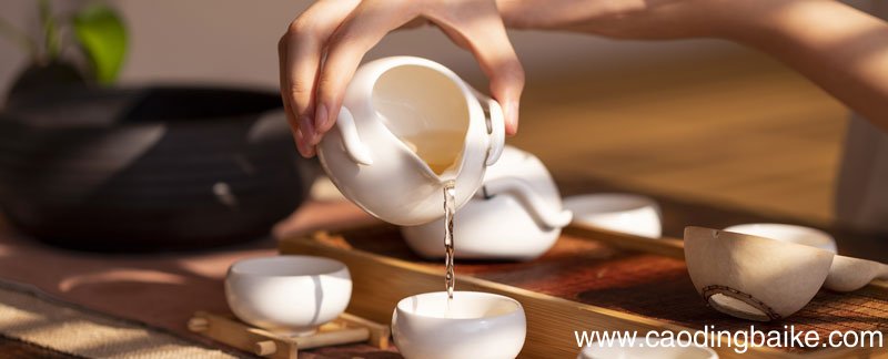 附庸风雅是贬义词吗 附庸风雅是什么意思