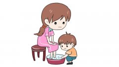 给母亲洗脚简笔画