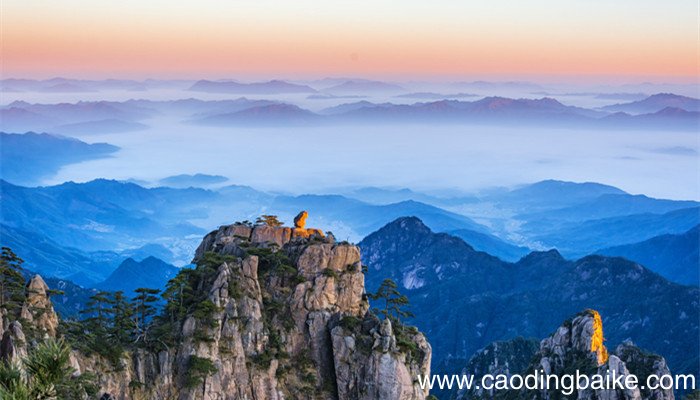 五岭逶迤腾细浪的五岭是哪五岭五岭逶迤腾细浪中的五岭是什么