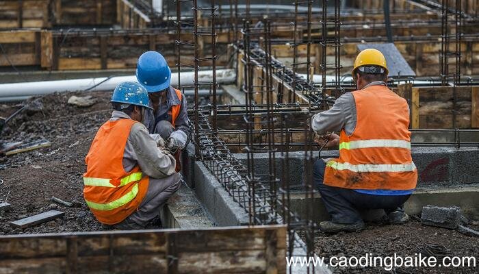 形容工地干活辛苦的句子 形容建筑工人辛苦的句子