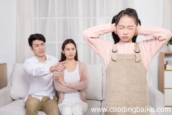 孩子不听话总是顶嘴怎么办 孩子做错事还顶嘴怎么办