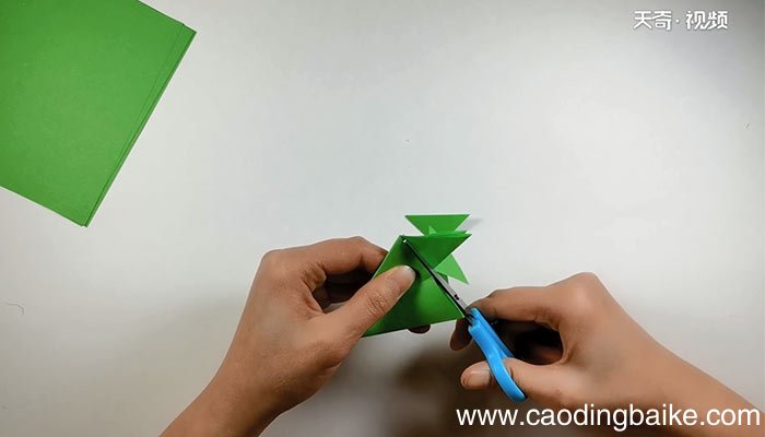 立体圣诞树怎么折 立体圣诞树的好看做法