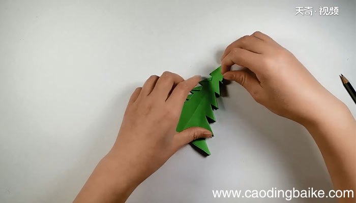 立体圣诞树的折法 立体圣诞树怎么折