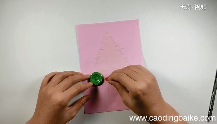 纽扣圣诞树的做法 纽扣怎么做圣诞树