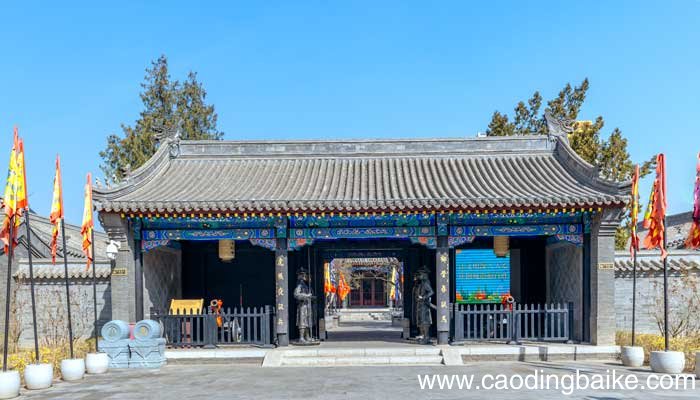 华盖蔽日的意思 华盖蔽日的意思是什么