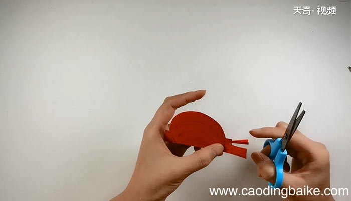 条纹中国红灯笼的做法 中国红灯笼怎么做