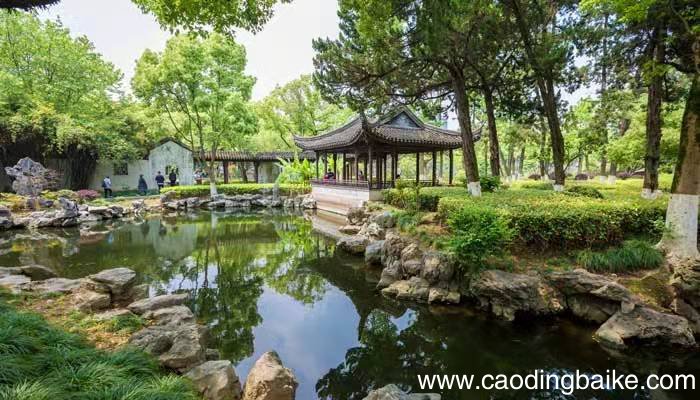 画远看山有色近听水无声春去花还在人来鸟不惊作者是谁 画远看山的色静听水无声春去花还在人来鸟不惊