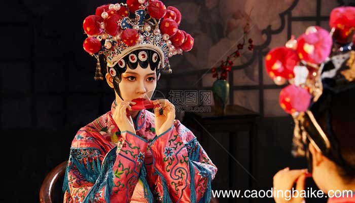 一丑角一旦角什么意思 丑角是什么意思