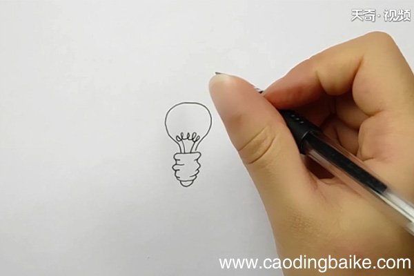 灯泡简笔画