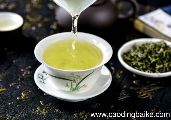 女性泡澡放什么好 泡澡放什么对身体好