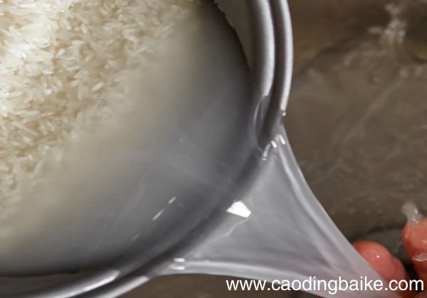 怎样使粗糙的手变白嫩 粗糙手变白嫩的小窍门