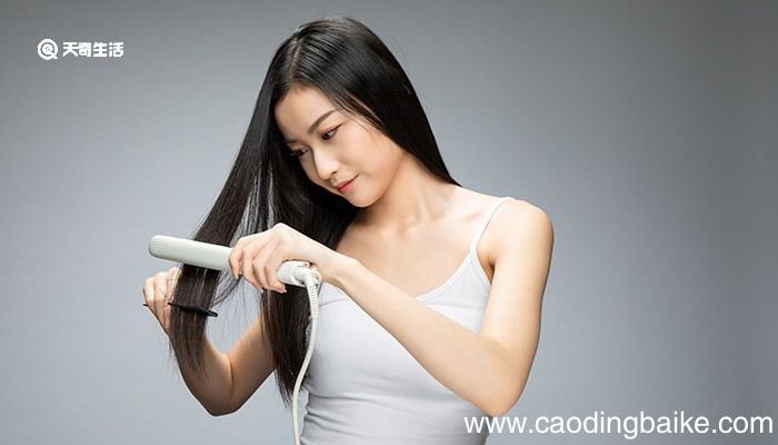 自己在家用药水做卷发的步骤 自己在家用药水做卷发的步骤是什么