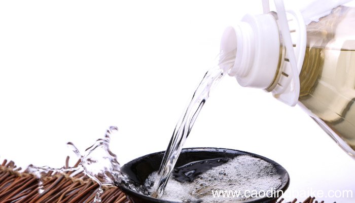 无水乙醇和医用酒精的区别无水乙醇和医用酒精有什么不同