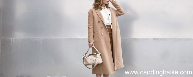 宽肩女生适合哪些冬季穿搭 肩宽的女生适合穿哪种衣服