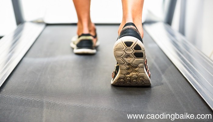 网球鞋和普通运动鞋的区别 网球鞋和普通运动鞋一样吗