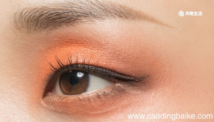 如何化妆使眼睛变大 让眼睛变大的化妆技巧