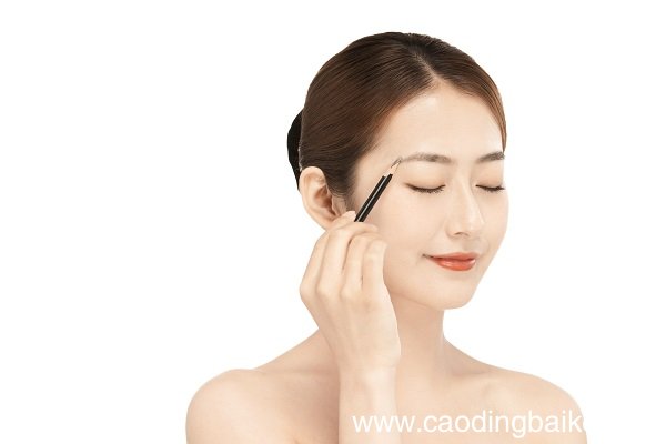 卡其色彩眉笔的用法 卡奇色彩眉笔怎么样