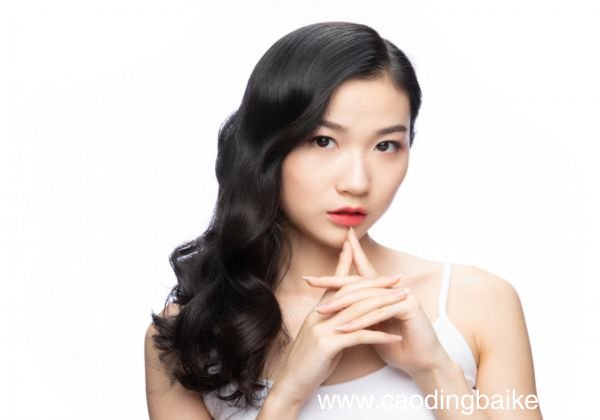 小方脸适合什么发型 适合小方脸的发型推荐