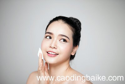 睡眠面膜前涂水乳霜吗 睡眠面膜使用前需要涂水乳霜吗